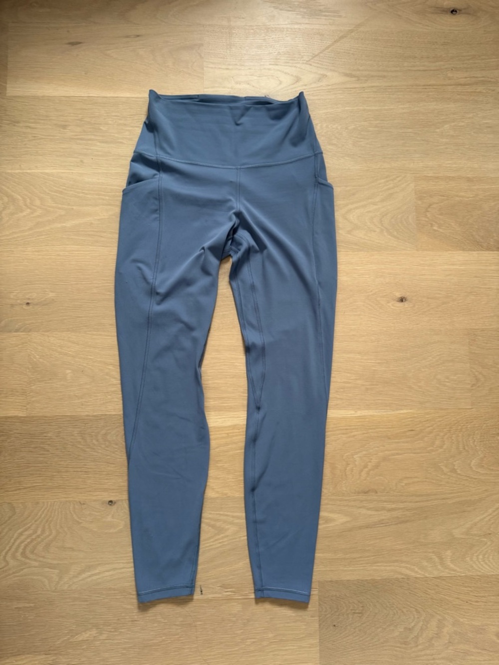 Lululemon ALIGN High Rise leggings with pockets in color: washed denim blue
